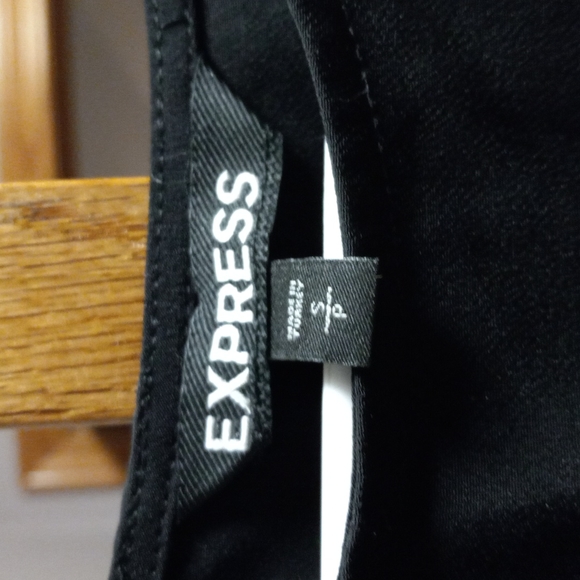 Express  Top - Picture 3 of 3